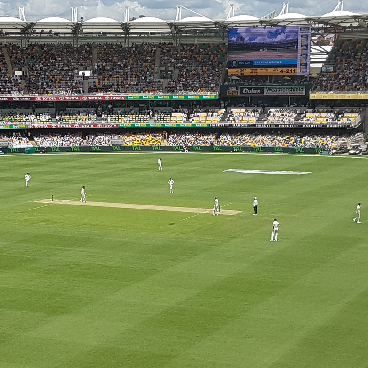 driveongroup's tweet photo. Oh yeah! Just in time for lunch! 302 all out!
Perfect day for #DriveOnGroup to be hosting a group of smash repairers from the Sunshine Coast at the Gabba. #Cricket #AusVsEng #Day2 #TheAshes🏏🇦🇺 https://t.co/hFUZI3bXcY