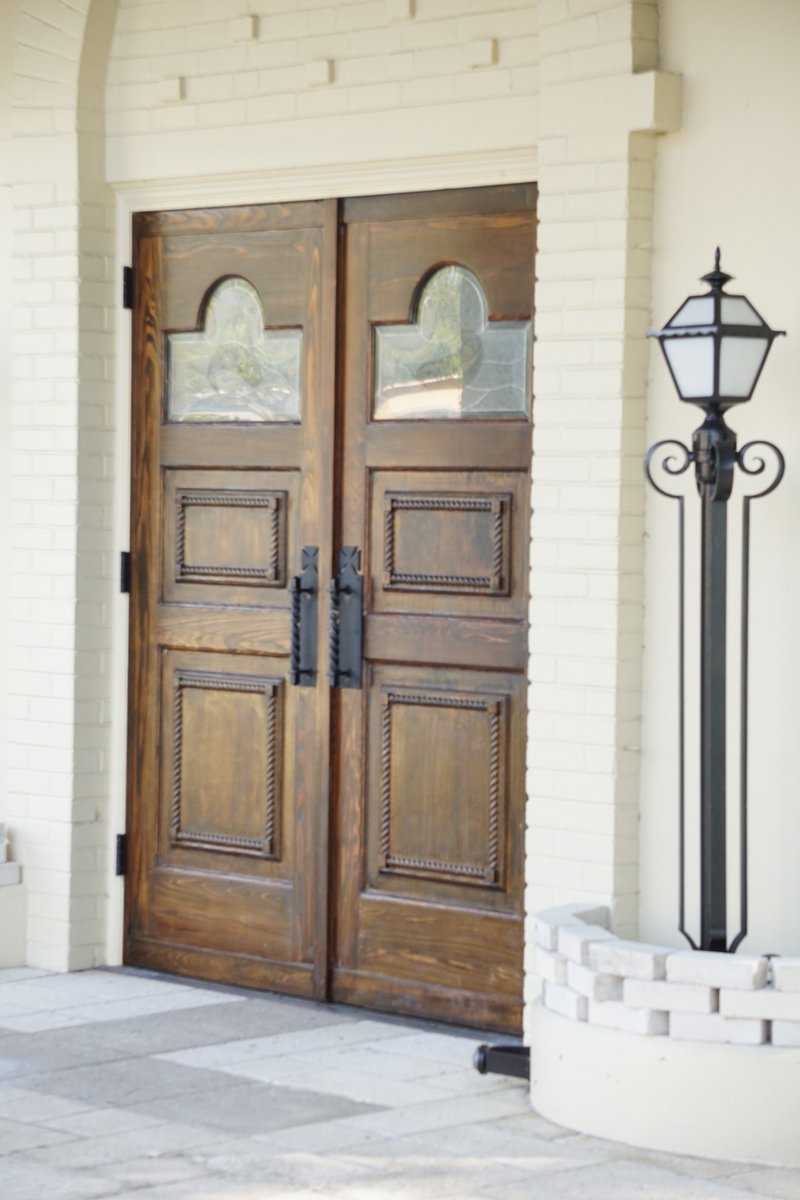 EBLPhotography's tweet photo. #doors #door #wooden #stuart #florida https://t.co/vhkLcn7L57