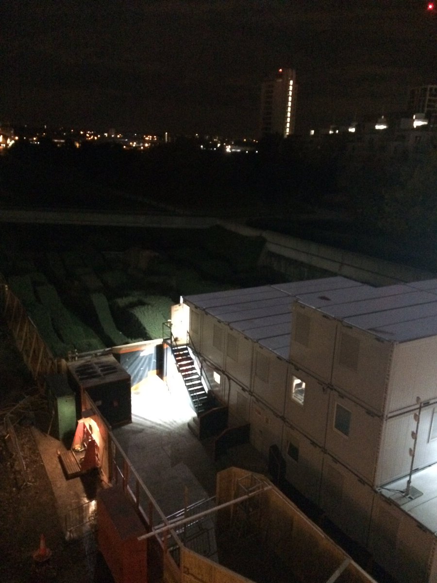 MPSNewham's tweet photo. Thank you for your assistance @NPASLondon with suspects on premises at #pontoondock #e16 #police #ERTPC https://t.co/21jJxthGNt