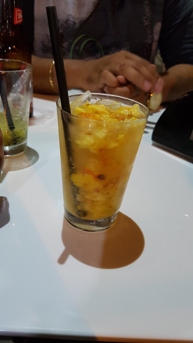 ithaloigor's tweet photo. Quinta-feira com certo teor etílico...
#agentemerece https://t.co/p5yLSdAIRG