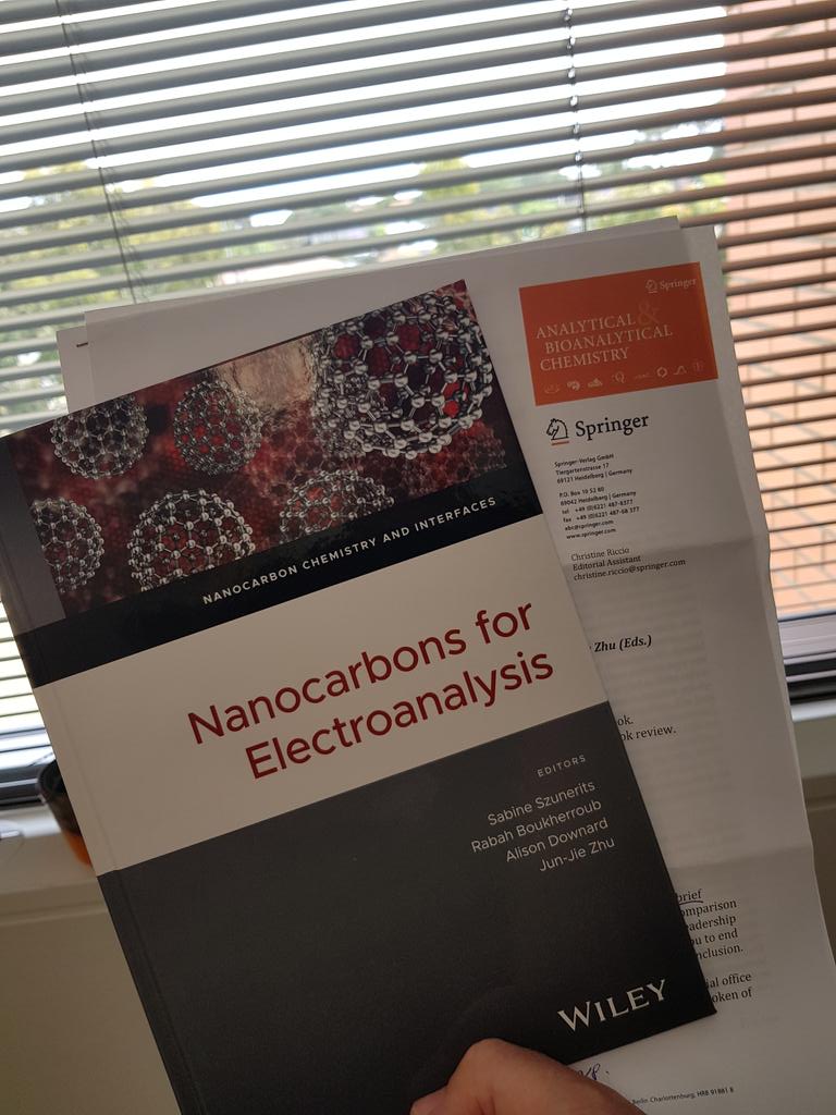 arri_aus's tweet photo. Got a new book, to be reviewed for @AnalBioanalChem https://t.co/7RuBpEdrDF