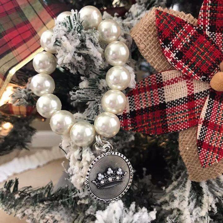 ReReHarber's tweet photo. Give PEARLS for Christmas🎅🏼 https://t.co/JxQlpT99Sv