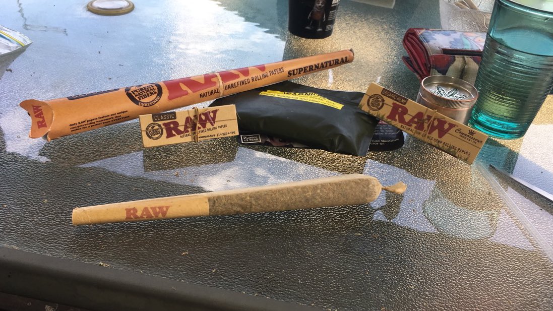 Yung_Huds's tweet photo. @RAWLIFE247 sponser me #rawlife #rawworldwide #rawaus #raw #rawrollingpapers #supernaturalcone #classicraw https://t.co/KvzEftJqqp