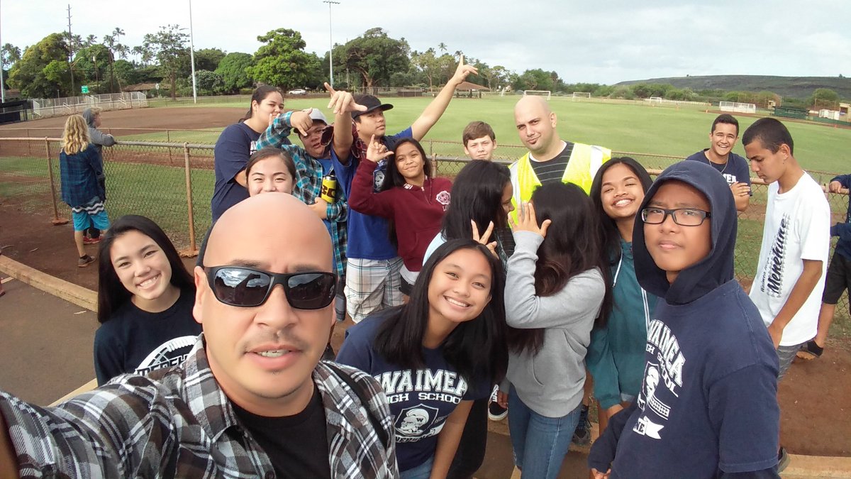 thetacokidd's tweet photo. IET Core Pathway Pd 2 during an evacuation drill.  Apparently I have 2 students in the witness protection program.  #waimeahs #menehunefaculty #whs https://t.co/dPYzOK14LH