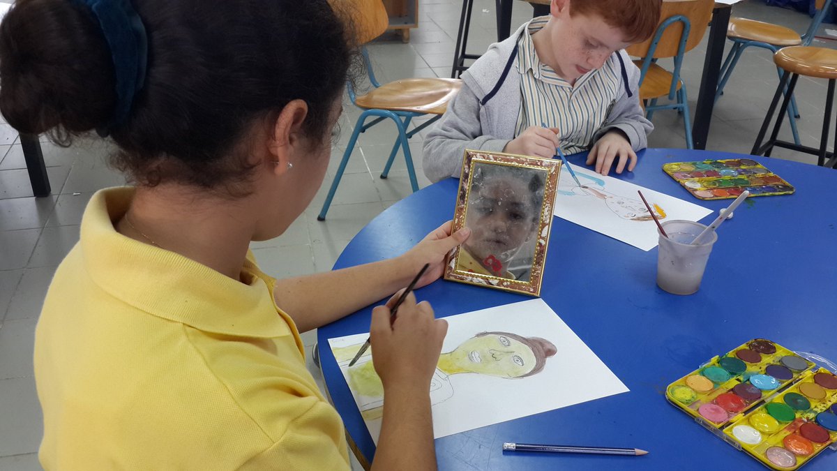 safaabadih's tweet image. Our artists exploring their faces and personalities through painting self-portraits #Self_Esteem #Self_Image #Self_Confidence @Hhhsinfo