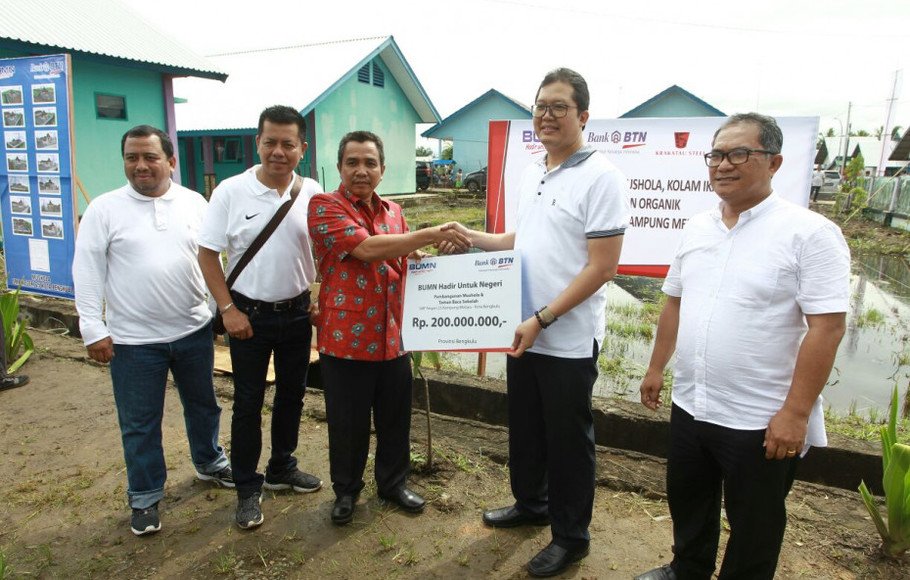 Program “BUMN Hadir untuk Negeri” Perbaiki Sarana Pendidikan etnikom.com/program-bumn-h…