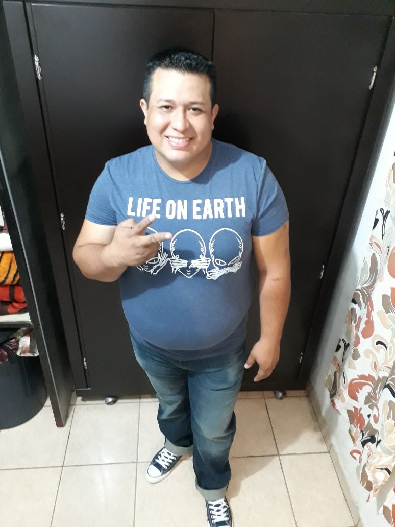 martinolicntral's tweet photo. Estrenando? Si no cel rosita ni nada jajajaja saludos plebes #meketrefes #meketrefez #mekes #meketrefeando #ayjayja #trucus #oseaporeso https://t.co/S1Cju6OWlz