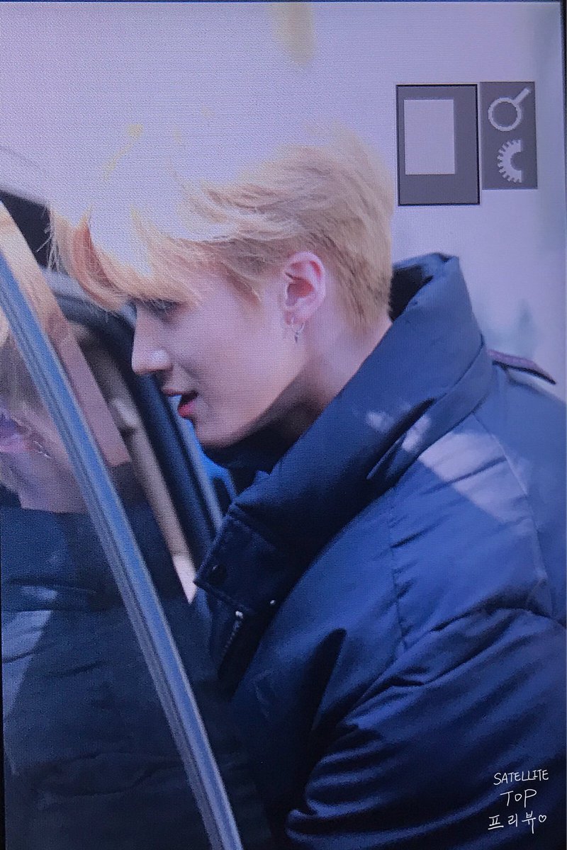 19961025net's tweet photo. 171124 뮤뱅외출 #펜타곤 #옌안 #PENTAGON #YANAN https://t.co/k5zdeEWAdS