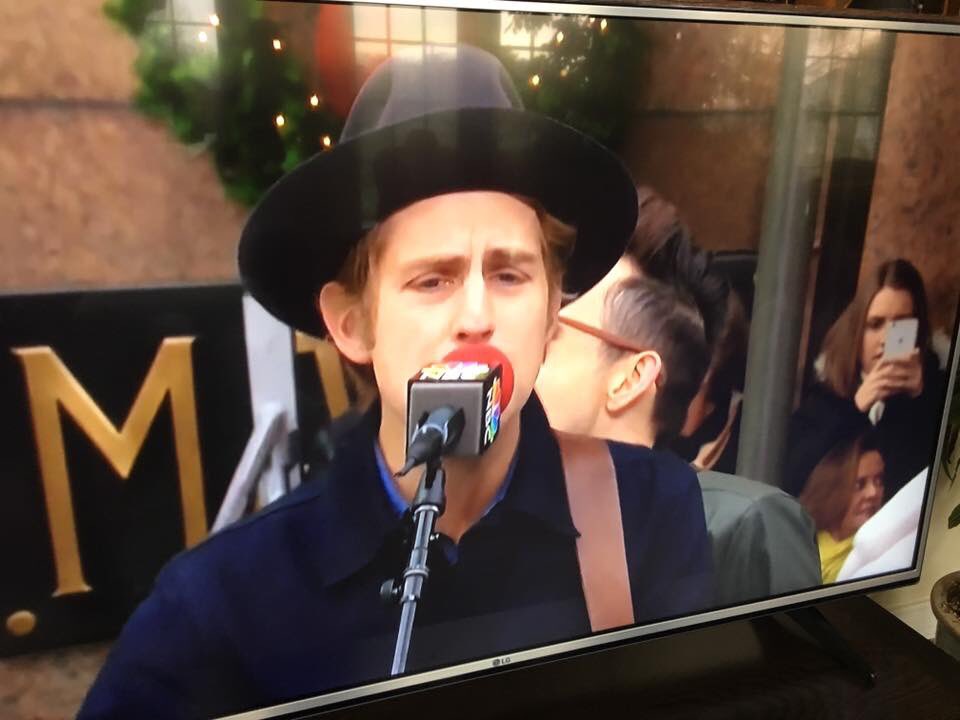 Remember that one time they cut <a href="/benrector/">Ben Rector</a>’s mic cable off? THEY JUST CUT IT OFF. #MacysDayParade #neverforget