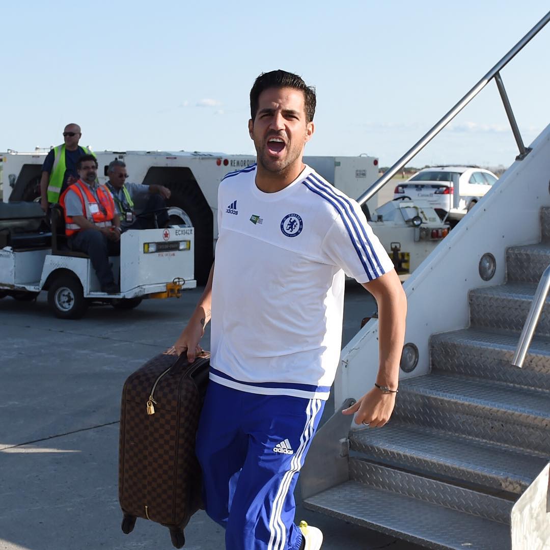 footballvlogr's tweet photo. @cescf4bregas arriving in #Montreal! #CFCTour #CFC #Chelsea... #ChelseaFC - https://t.co/srPBuNVhEF https://t.co/UiIBG5tVvi