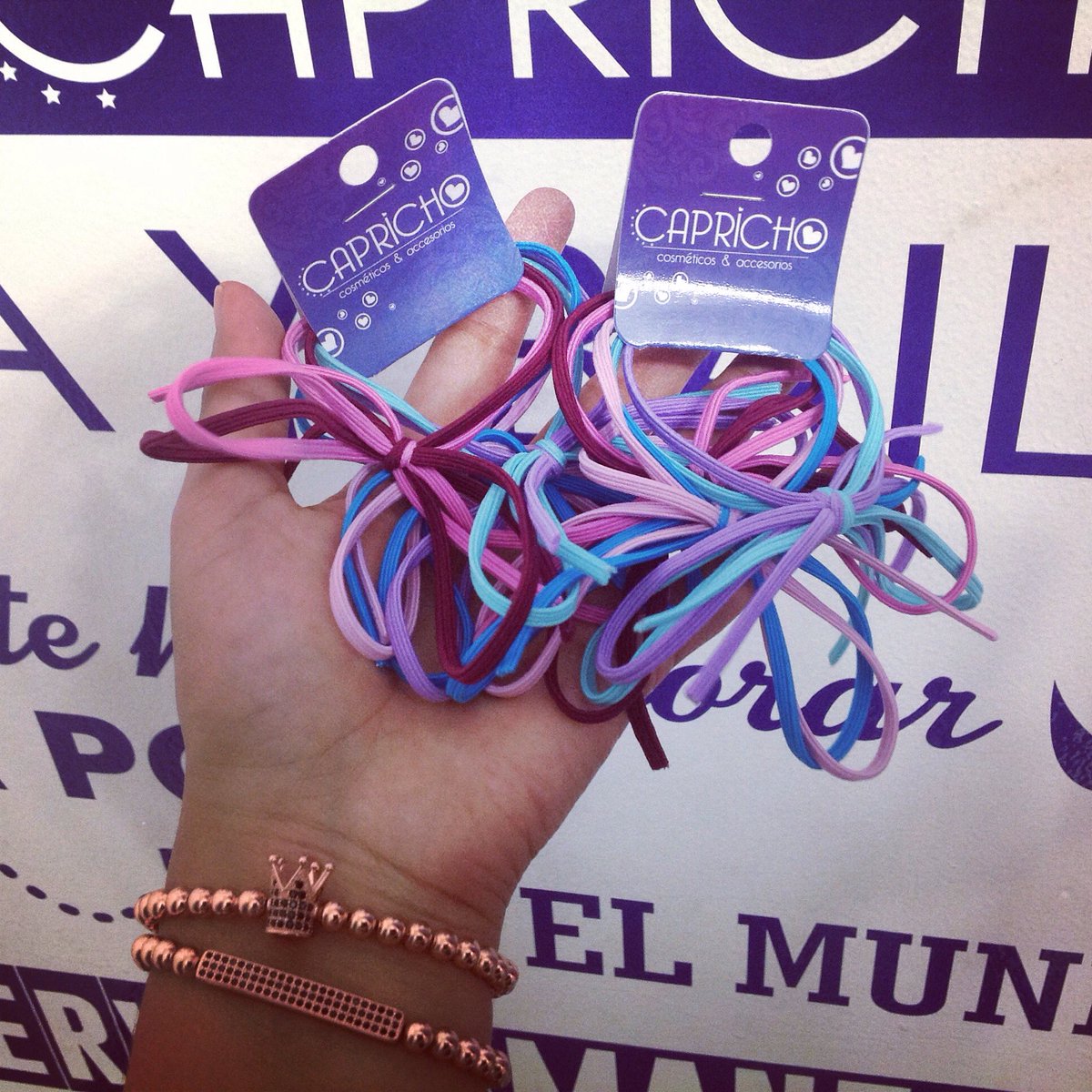caprichocya's tweet photo. Muchas cosas bonitas este mes llegamos cargadas, así que a madrugarle a Diciembre 🌟🙆🏻🎄🎋 https://t.co/9beUFXf14v