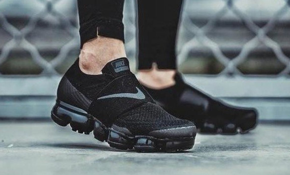 nike air vapormax flyknit moc women's black