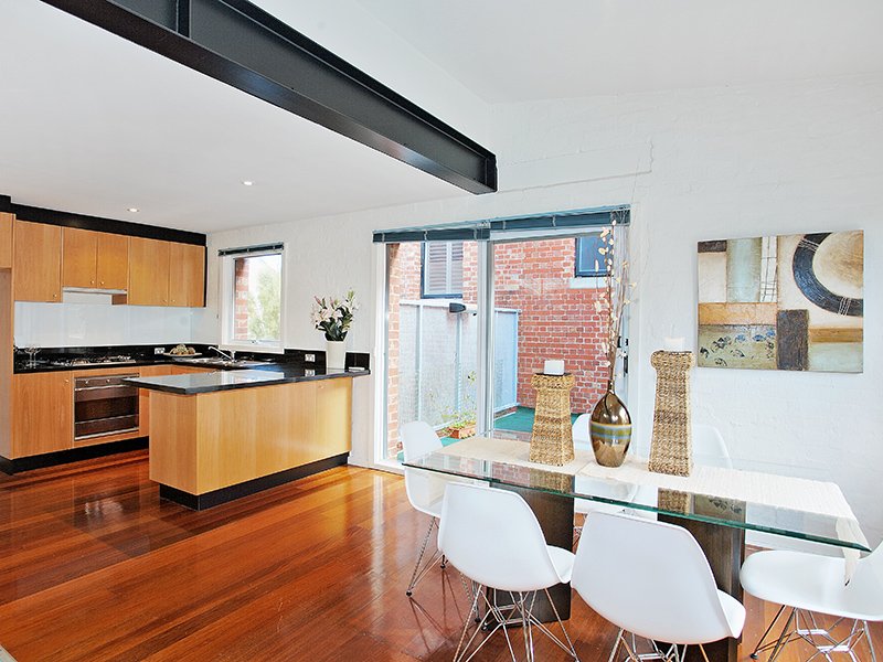 CayzerRE's tweet photo. 15/287 Bank Street, South Melbourne
TWO LEVEL WAREHOUSE STYLE APARTMENT
AUCTION: Saturday 2 December at 2pm
AGENT: Michael Szulc  0417 122 809 https://t.co/E46zh23S9C