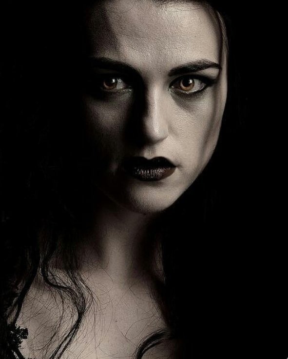 darthknight0004's tweet image. I'm SHOOKETH! 😳
#ToohotToFunction 
(c) lena_luthor_original (ig)