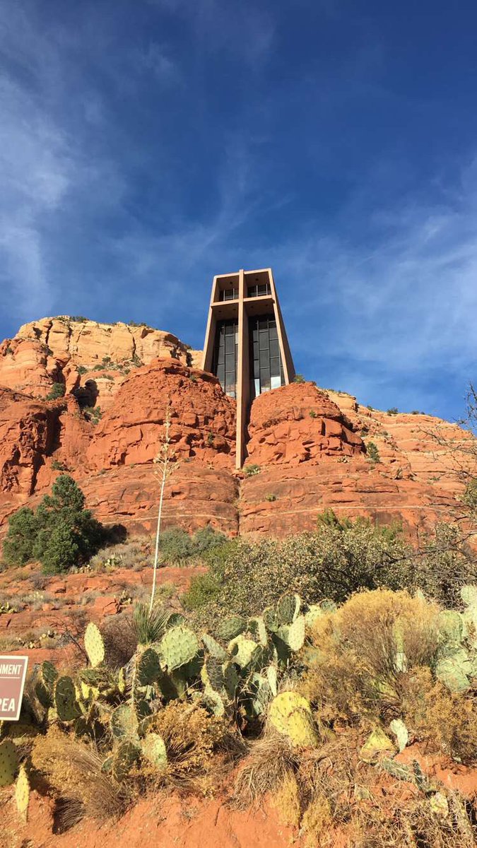 aaldakheelalla's tweet photo. مبنى Chapel of the Holy Cross في Sedona. من أشهر المعالم في المدينة ومن تصميم معماري المعماريين  Frank Lloyd Wright https://t.co/r1E0hhlqDe