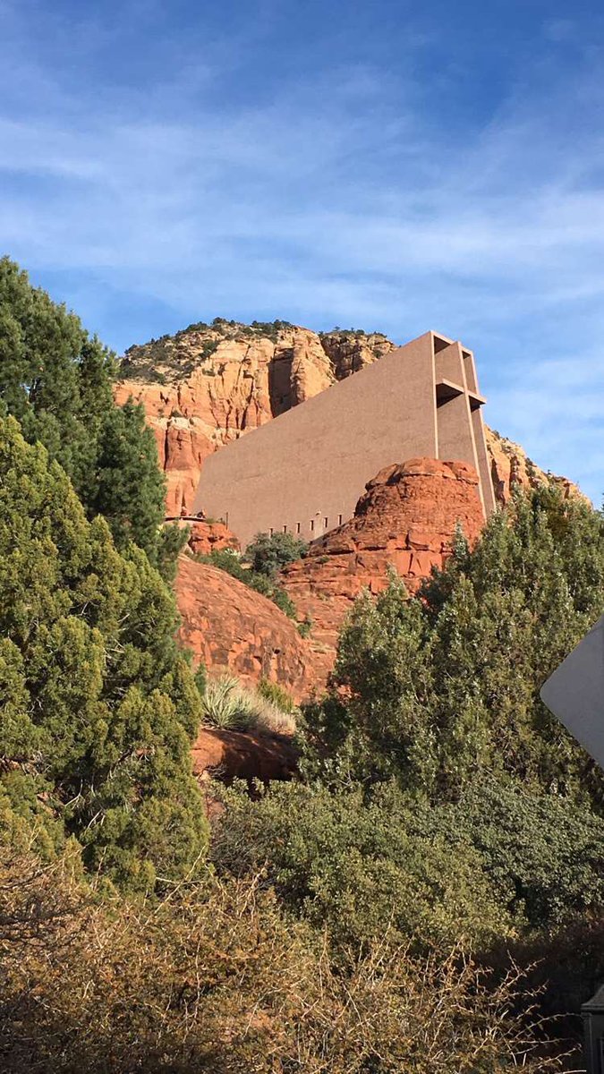 aaldakheelalla's tweet photo. مبنى Chapel of the Holy Cross في Sedona. من أشهر المعالم في المدينة ومن تصميم معماري المعماريين  Frank Lloyd Wright https://t.co/r1E0hhlqDe