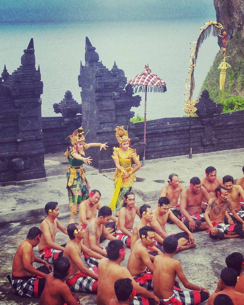 DelishDirection's tweet photo. Goodbye, #Bali! You were so much fun. This is the Kecak dance performance at Uluwatu temple @indtravel #WonderfulIndonesia @vitoindia https://t.co/B8QS6gZZht https://t.co/bMoBGkZd6G