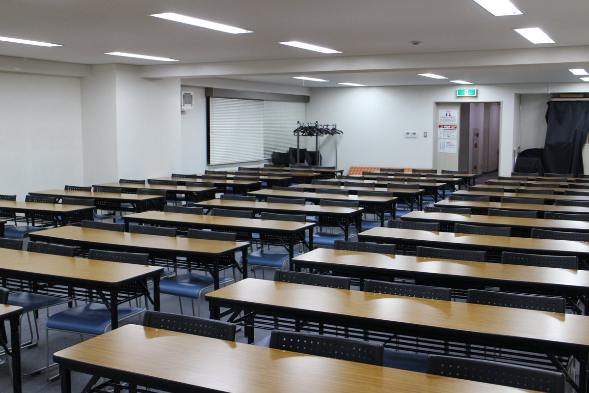 OsakaSmg's tweet photo. 近商ビル10A　36.7坪　120㎡　20-90名収容可能。
終日利用10-21時　50,000円（プロジェクター等セミナーに必要な備品はサービスさせていただいております。）
会場利用をご検討のお客様は06-6556-6438までご連絡ください。
#大阪会議室　＃貸し会議室　#大阪　#セミナー　#研修 https://t.co/rdty110xrD