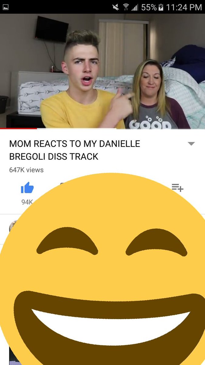 Megz16645's tweet photo. @bruhitszach Where's the distrack???😂😂😂 https://t.co/seHUxEJlSs