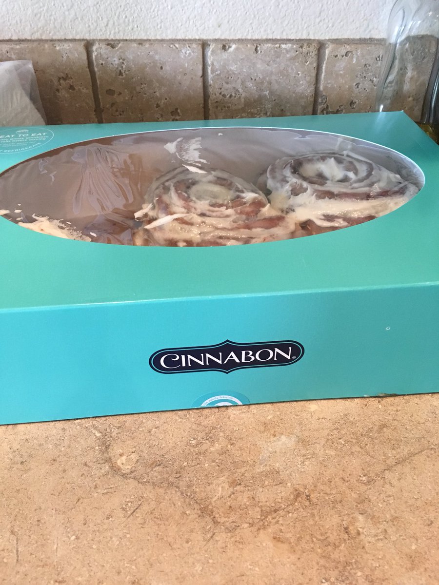 mamaofjinsbaby's tweet photo. Ginabi ako nang uwi,
CINNABON tuloy ako.. 

Okay corny hahaha 
#fftmPH #taggutom #RIPjoke https://t.co/kElH3CzKE8