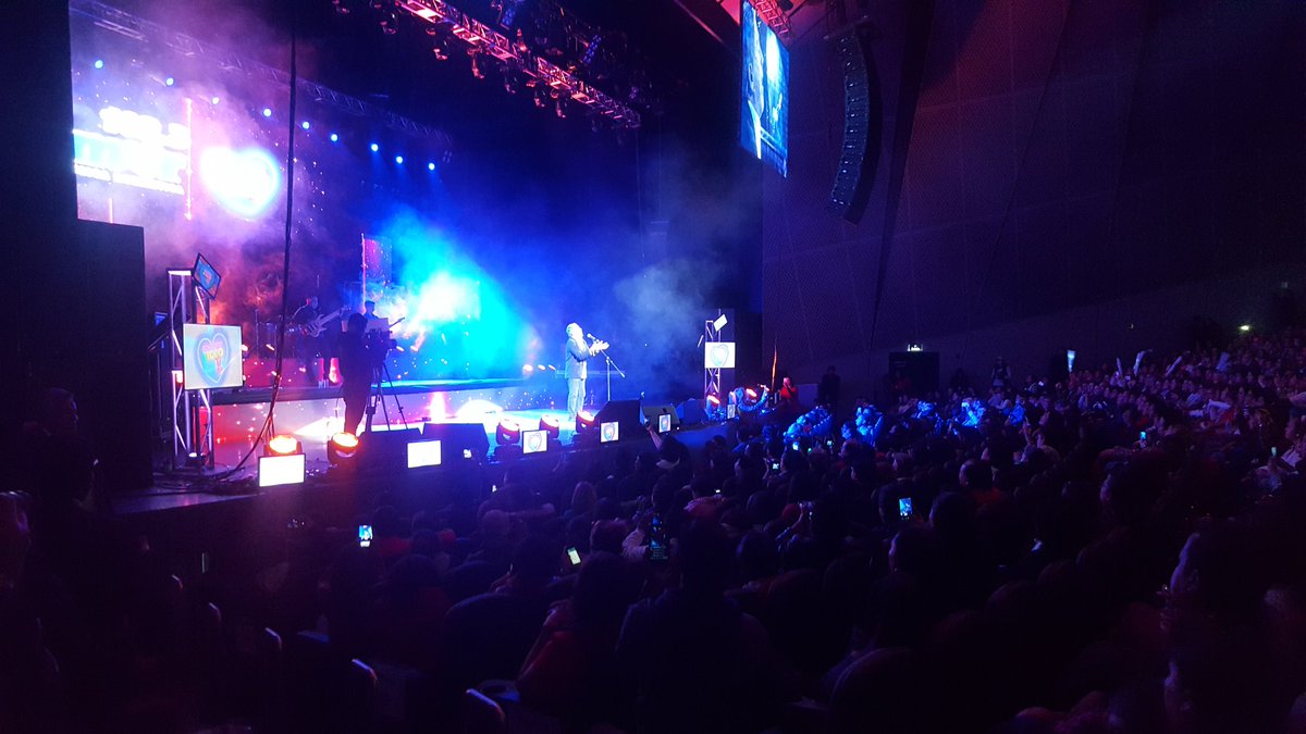 amor1033's tweet photo. Me va a extrañar al despertar... ¡Vamos a cantar! Disfruta a @montanertwiter 😊🎶🎤 #ConTodoAmor https://t.co/s9OXdmUHXk
