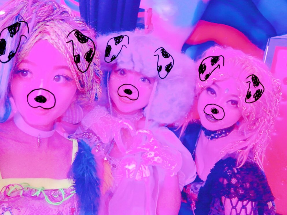 KAWAIIMONSTERCA's tweet photo. ランチタイム元気に営業中☀️💖

本日は
Baby👶ありぃ
Nasty👄リリー
Crazy🌀あさちる
でおまちしてます！ https://t.co/fDawB81sSy