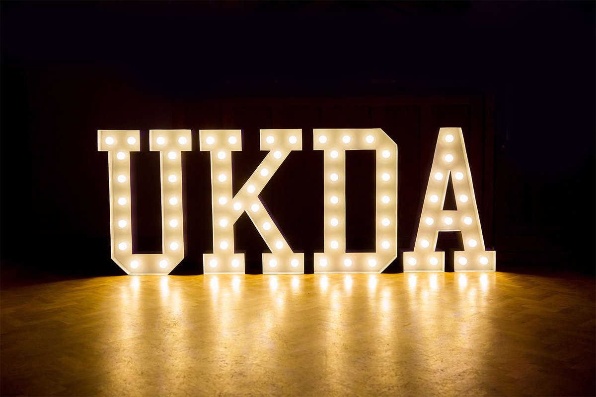 Congrats to @leagueofcharly and all the winners of the 2017 UK  <a href="/TheDatingAwards/">The Dating Awards</a> !!