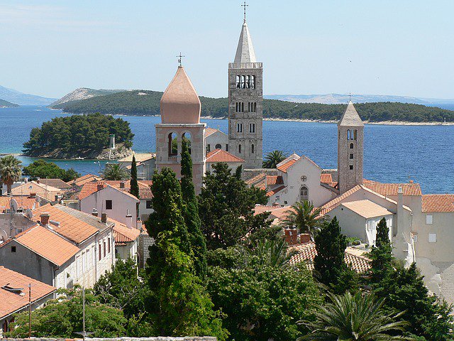 Click2Croatia's tweet photo. Tradition and modernity, natural beauties, hospitable people – qualities that make a perfect location for your holiday. Choose #Rab any time, every time!
#VisitRab #CroatiaFullOfLife #Click2Croatia https://t.co/0LnDvgDhPb