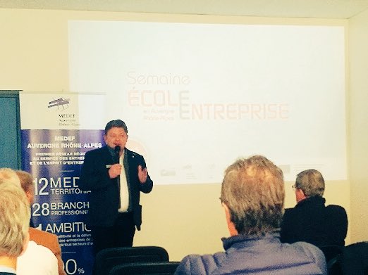 [LIVE] Visite d’entreprise et partage d’expérience autour du rapprochement École-Entreprise pour célébrer la fin de la #SEE2017. Merci <a href="/MIHB01/">MIHB</a> ! <a href="/academielyon/">Académie de Lyon</a> <a href="/MedefAin/">MEDEF Ain</a> @AllizePlast