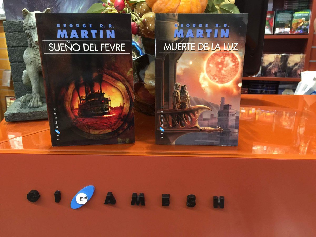 ¡Ya a la venta #MuerteDeLaLuz y #SueñoDelFevre, de <a href="/GRRMspeaking/">George RR Martin</a>, en la edición Omnium! Dos grandes novelas más allá de #CanciónDeHieloYFuego
