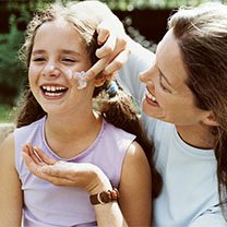 De Nieuwsbrief Leefomgeving en Gezondheid is uit met nieuwe kennis over UV-straling en huidkanker, invloed van schermgebruik op je slaap en antibioticaresistentie: bit.ly/2mYwtM1