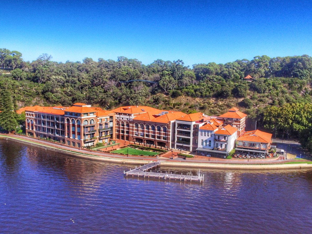 BossD3nnis's tweet photo. Flyby at the #brewery #drone #droneporn #skypixel #phantom3s #dji #phantom3standard #perthisok #drones #dronephotography https://t.co/4gbo8LDziE