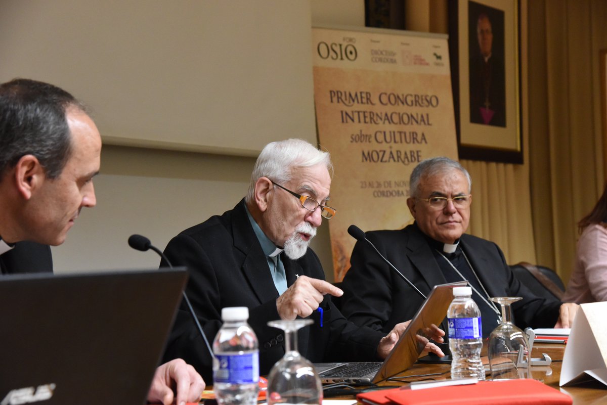 mezq_catedral's tweet photo. El sacerdote jesuita e islamólogo Samir Khalil Samir, del @theorientale, ha inaugurado la jornada académica de hoy en @ConCulMozarabe. Su interesante ponencia ha tratado sobre las relaciones islamo-cristianas.
Galería fotográfica:  https://t.co/GsQgoQhCp6 https://t.co/NgClot0Df0