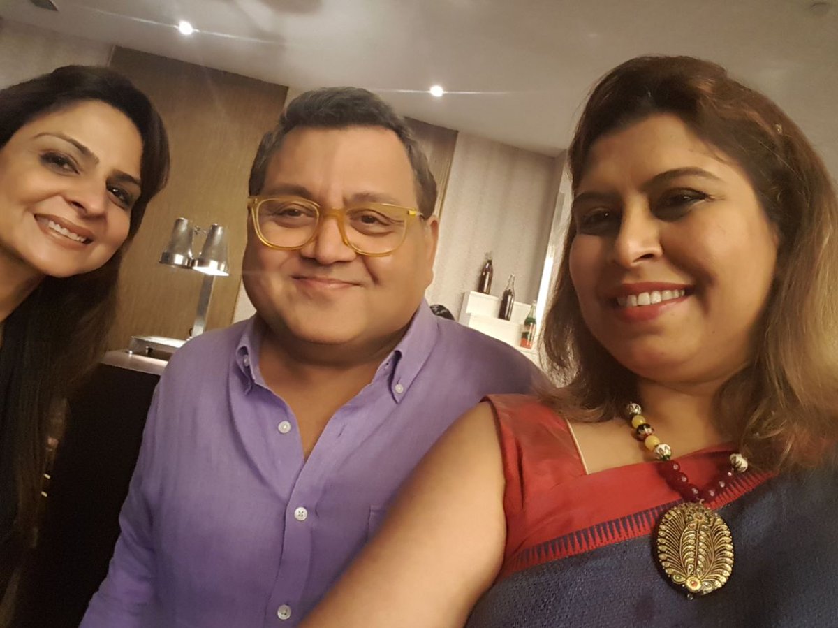 CaWalnutsIndia's tweet photo. Today at the #HomeChefMatters event at St. Regis, Mumbai where delicious regional cuisines were cooked by home chefs with #CaliforniaWalnuts and witnessed celebrities Kunal Vijaykar, Amrita Raichand, Rushina Munshaw Ghildiyal in attendance @FoodBloggerAI https://t.co/AL1mwMKCTn