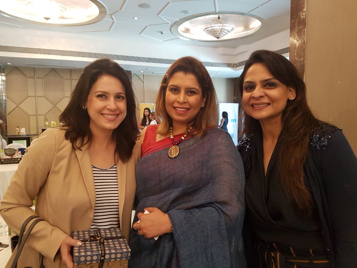 CaWalnutsIndia's tweet photo. Today at the #HomeChefMatters event at St. Regis, Mumbai where delicious regional cuisines were cooked by home chefs with #CaliforniaWalnuts and witnessed celebrities Kunal Vijaykar, Amrita Raichand, Rushina Munshaw Ghildiyal in attendance @FoodBloggerAI https://t.co/AL1mwMKCTn