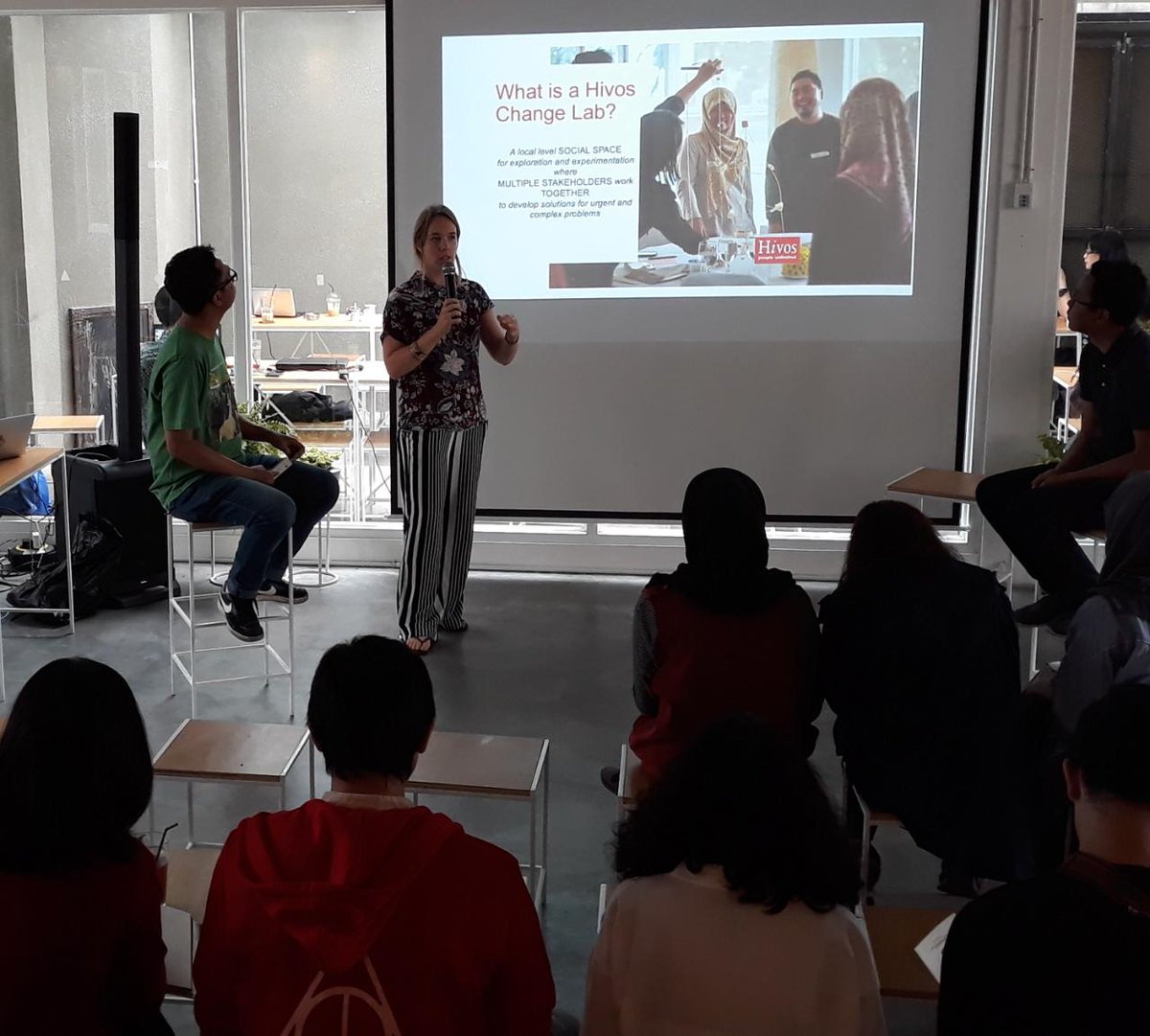 FeliaBoe's tweet photo. How do social Labs relate to social entrepreneurship? Exciting panel discussion with Gigi Septianto from beautiful company @IDWeCare. #FoodChangeLab #FoodlabBandung @hivos @risetindie @IIED https://t.co/o281ai4H9A