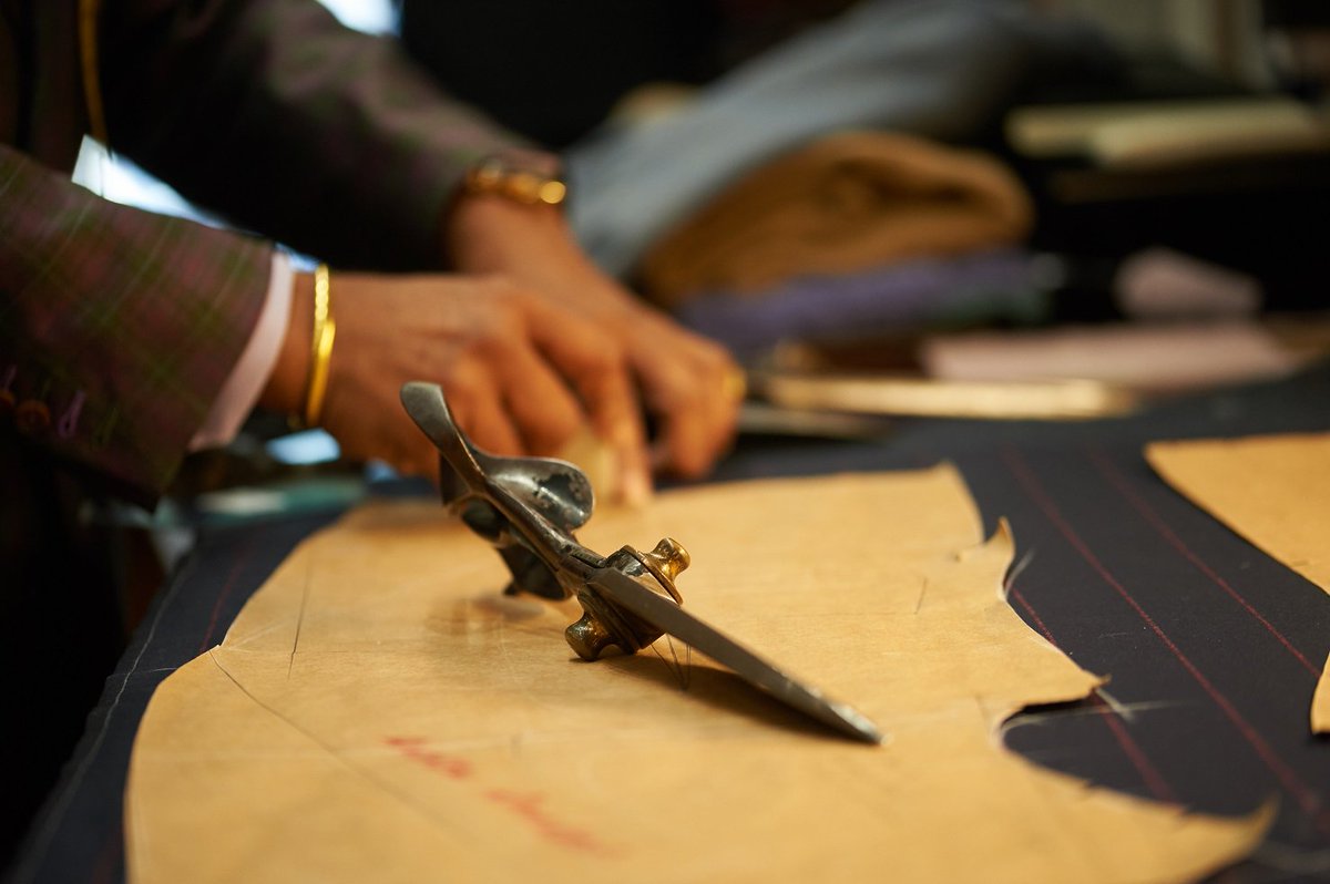 M_Sedwell's tweet photo. Do you dream of becoming a Master Tailor? 
Savile Row Academy courses starting next year are now detailed here on our website https://t.co/AuzBM1e8ck 
#learntailoring #savilerow #patterncutting https://t.co/eo1qdLkTIm