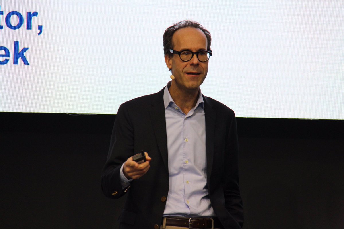shkjournal's tweet photo. Prof. Dr. Frank T. Piller (MIT) RWTH Aachen referiert auf der #godigital2017 von #wilo in #berlin über die „Innovation 4.0: Ein Innovationssystem für die Digitale Transformation #shkjournal https://t.co/Z7PHl4g8yz