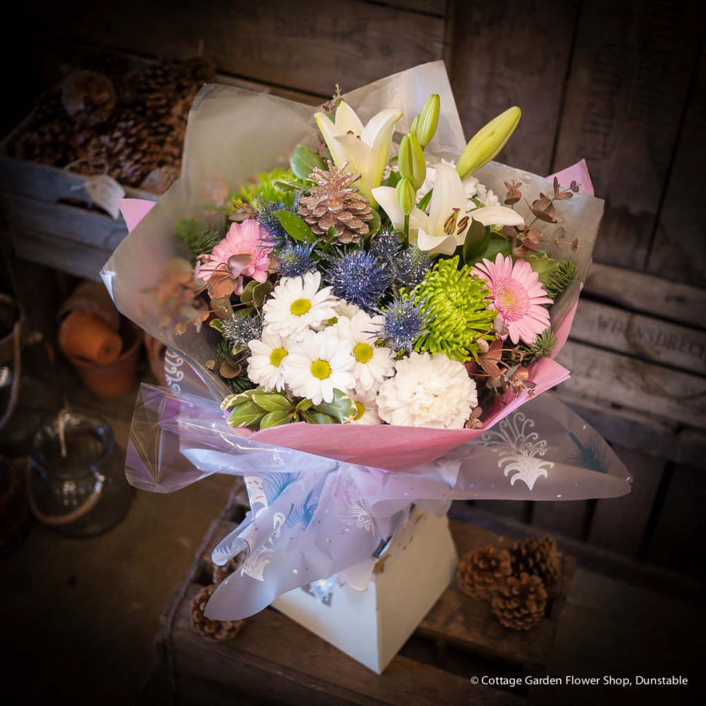 CottageGardenFS's tweet photo. Christmas Hand Tied https://t.co/dunnzihgTI https://t.co/vcGz0hBK8N
