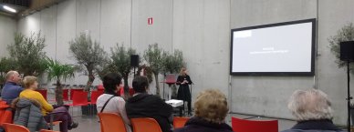 Febelfin's tweet photo. Veilig internetbankieren: dat doe je op elke leeftijd. Om die boodschap kracht bij te zetten, trok Febelfin deze week naar de seniorenbeurs in Sint-Niklaas. #safeinternetbanking: https://t.co/LrkeJdPUYY https://t.co/FU6KF7HRkp