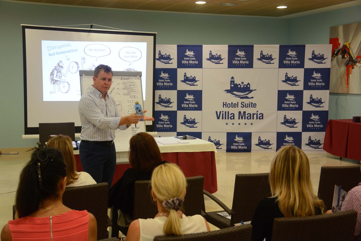 suitevillamaria's tweet photo. Increíble experiencia la que vivimos este jueves con la Social Media Master Class para Agentes Inmobiliarios que impartió @JohnBeckley en nuestro hotel, ¡Gracias! #MasterClass #SocialMedia #RealStateAgents #CanaryPRSocial https://t.co/gqDO2BtnBt
