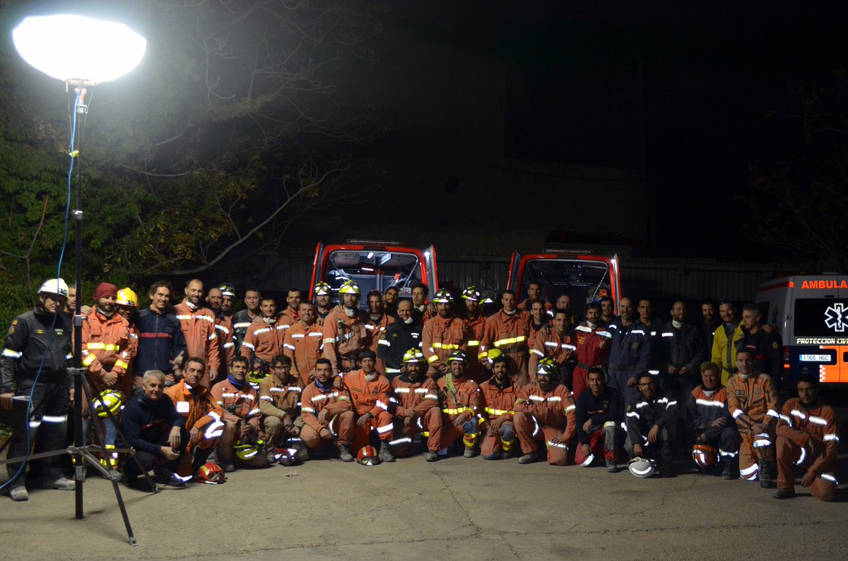 Simulacro nocturno Curso #Ivaspe <a href="/GVA112/">Emergències 112CV</a>  Salvamento y Desescombro <a href="/BombersValencia/">Bombers Consorci VLC</a> <a href="/SIAB_Castellon/">SIAB_Castellon</a> @bomberosalic <a href="/bomberosvlc/">Bombers Ajuntament València</a> <a href="/BomberosDipuALC/">Consorcio Provincial Bomberos Alicante</a> en cementera de Buñol