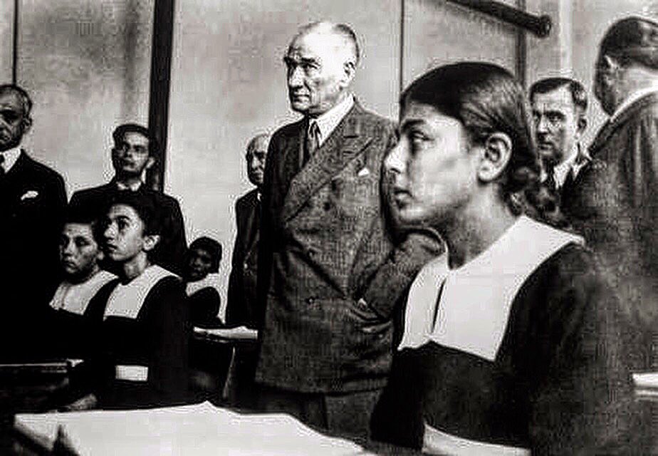 topuzfight's tweet photo. “Bana bir harf öğretenin kırk yıl kölesi olurum” Hz.Ali
Tüm öğretmenlerimizin #24kasımöğretmenlergünü kutlu olsun 🙏🙏🙏 https://t.co/X5qAJmSinU
