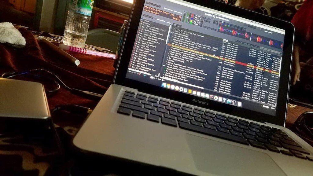 thetallfilipino's tweet photo. Music prepping for tomorrow's gig! #DJBrandonLee808 #TheTallFilipino #BLProductionsHi #DJ #HiDJ #DJLife #PartyDJ #WeddingDJ #PromDJ #MobileDJ #CorporateDJ #EventDJ #Emcee #EmceeLife #HiEmcee #PartyEmcee #WeddingEmcee #CorporateEmcee #EventEmcee https://t.co/VEXrcaUqih