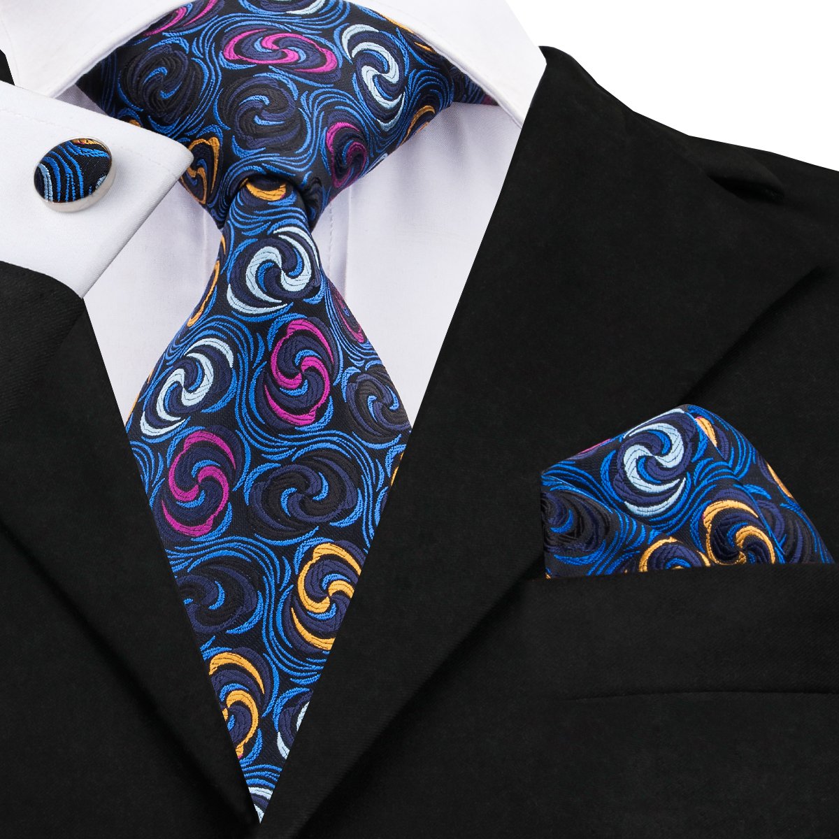 BarryWanglele's tweet photo. #AtThisTimeTomorrow #BlackInkCHI #ThunderUp #AndThatsWhyWeCantBeFriends love this tie😘😘😘#HTTR #HappyThankgiving https://t.co/inilmKgIv7