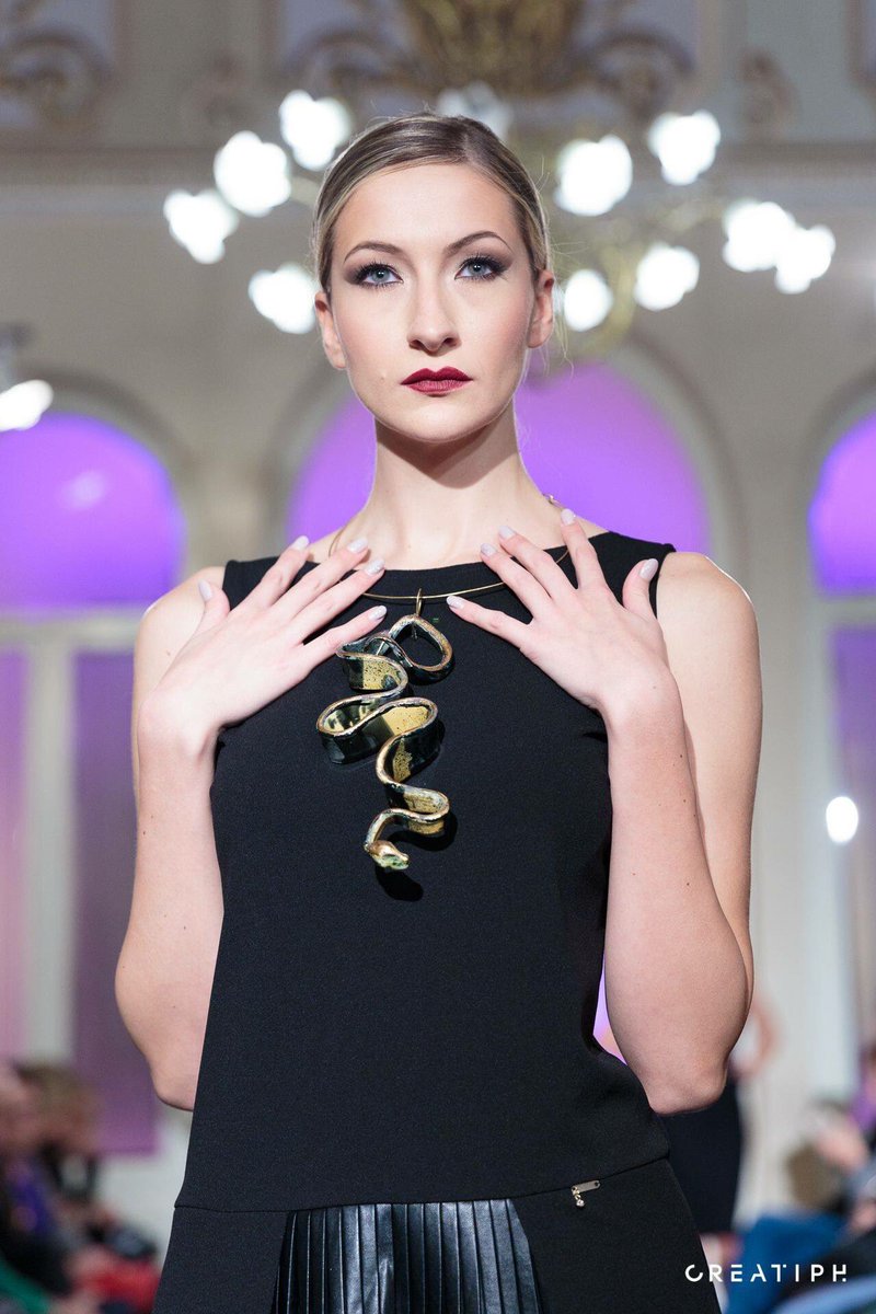 LussoMediterr's tweet photo. Scultura gioiello in ceramica oro e ottone,#snakecollection ,meravigliosamente #federicaesperti a #Brindisi presso il #grandealbergointernazionale , in collaborazione con #DEMsposeAtelier di #marcocaforio ✨
#SAVINIJEWELS #lussomediterraneo #jewelry #madeinitaly #hautecouture https://t.co/5KvSm2GbWv