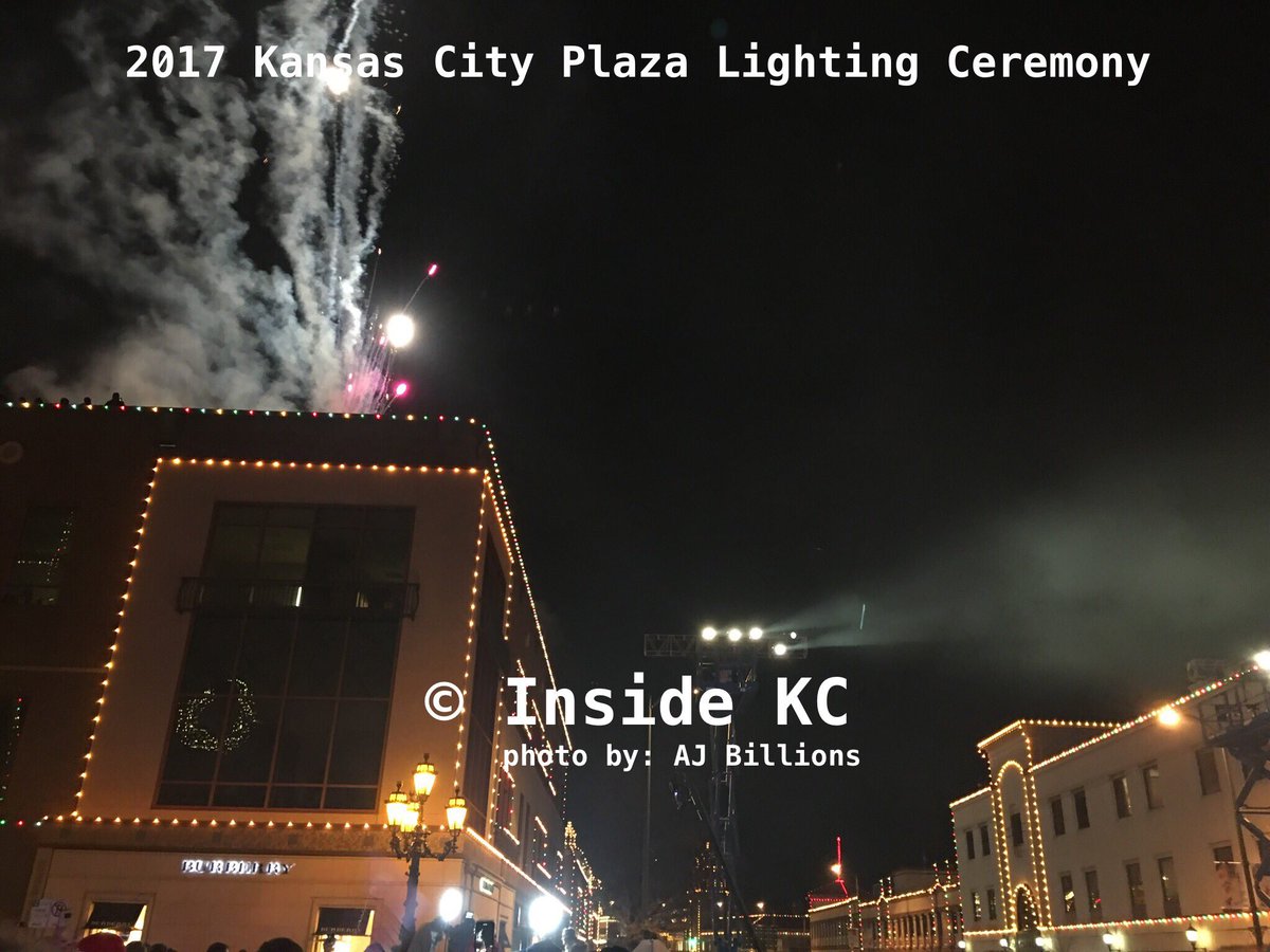 insidekc's tweet photo. this happened last night in #KansasCity

{#plazalights #plazalights2017 #fliptheswitch @ThePlazaKC #plazalighting #PlazaLighting2017 #plazalight #countryclubplaza @MayorSlyJames @KCMO #KC} https://t.co/PlnTQHIgb4