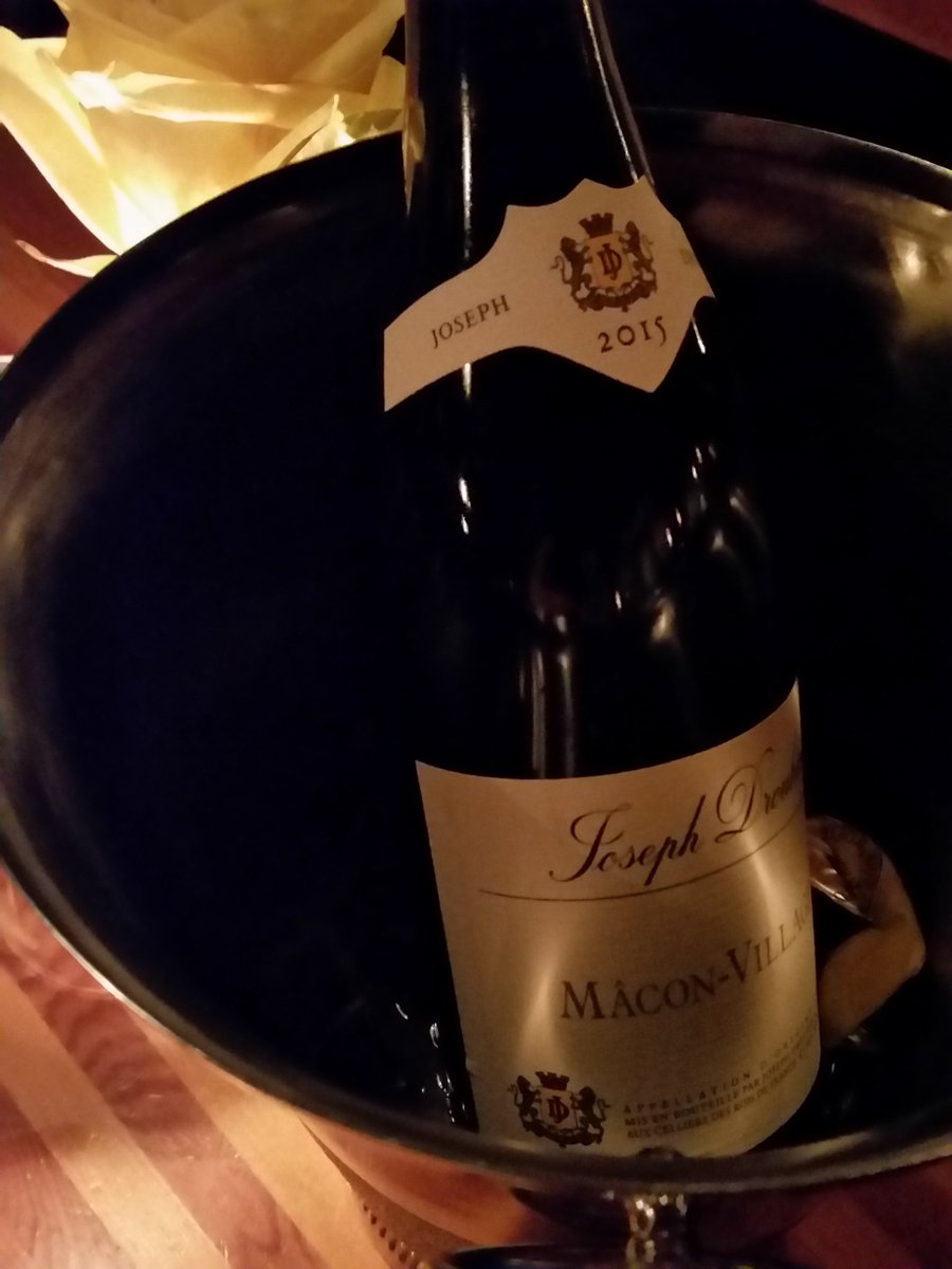 ColleenWilk's tweet photo. Had a fantastic dinner tonight @VisaVisWineBar in Victoria and the Macon Villages from @JDrouhin was delicious! https://t.co/kq28XMO7CP
