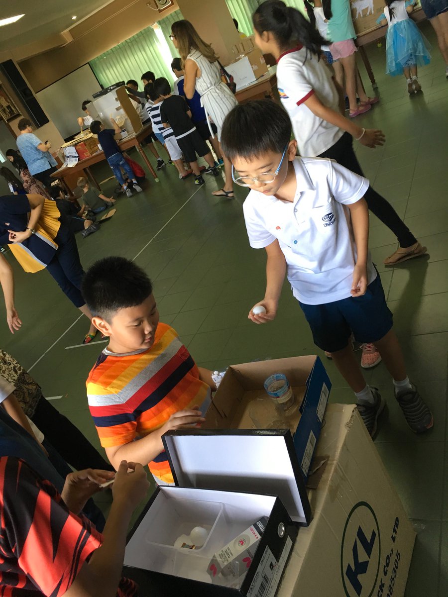 Today we opened our arcade for our reading buddies! So much fun! #globalcardboardchallenge #risrocks