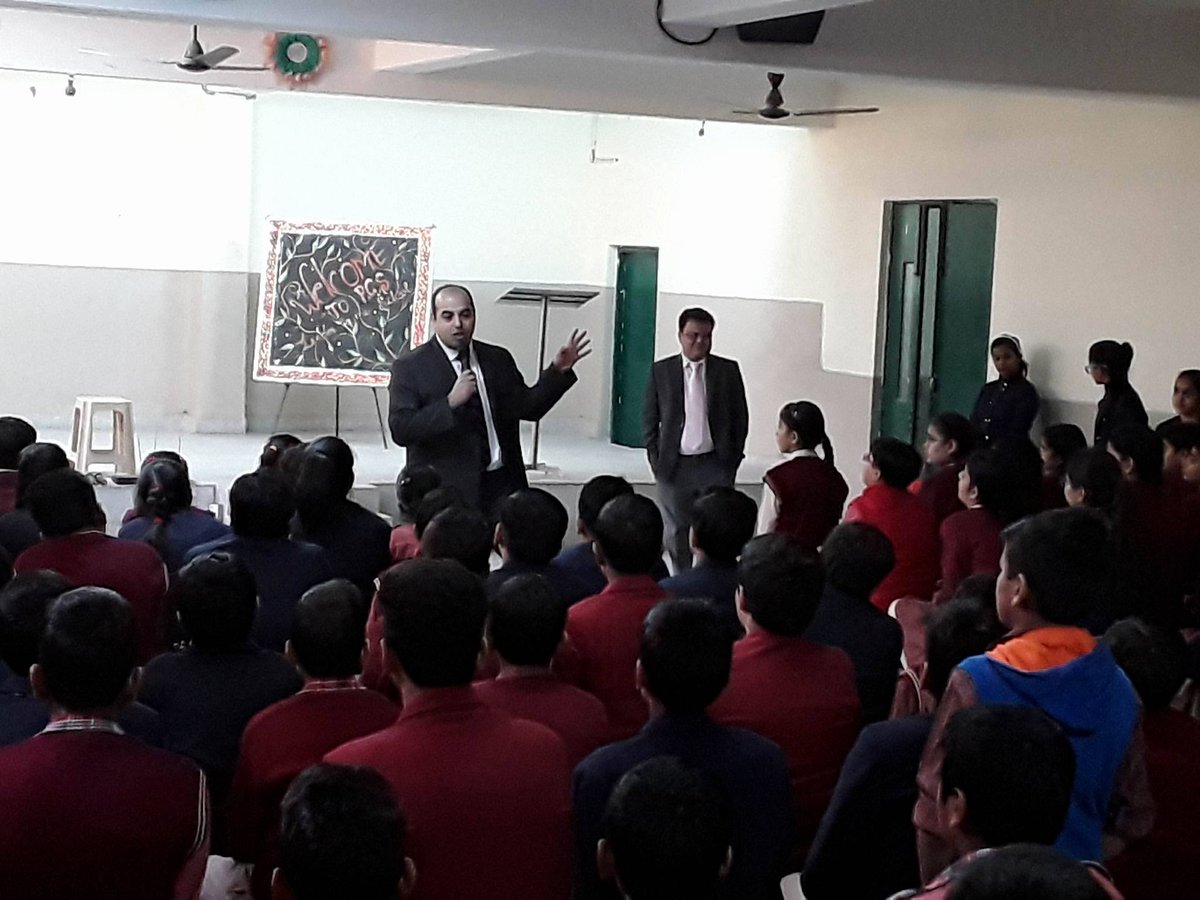 RoboGardenInc's tweet photo. RoboGarden team working with pathfinder school students on a leadership session highlighting the power of coding
#Learn_to_Earn
#Learn_to_Lead
@Eupheuslearning
#NewDelhi https://t.co/ViV5l5CYCL